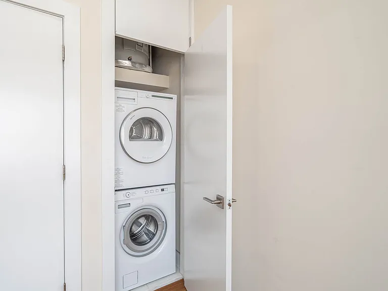 300 Market St #402 — Photo 14
