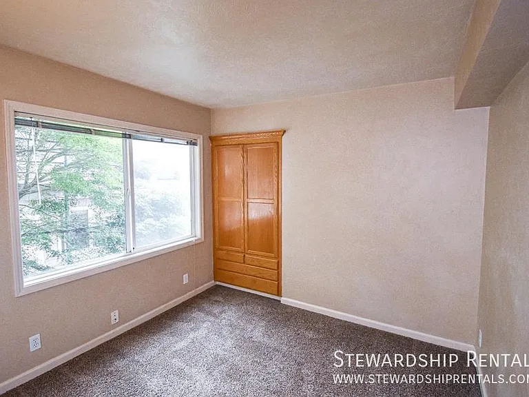 1825 Harris St #9 — Photo 8