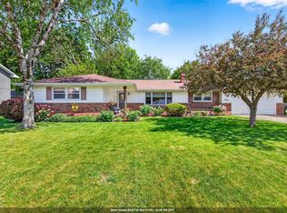 3320 Crestview Dr, Appleton, WI 54915