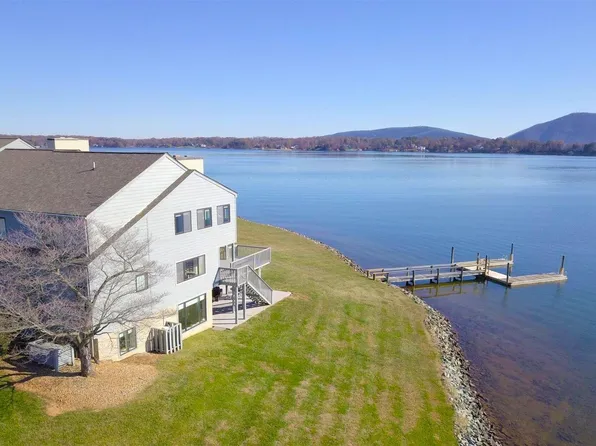 270 Peninsula Point Dr #A, Moneta, VA 24121
