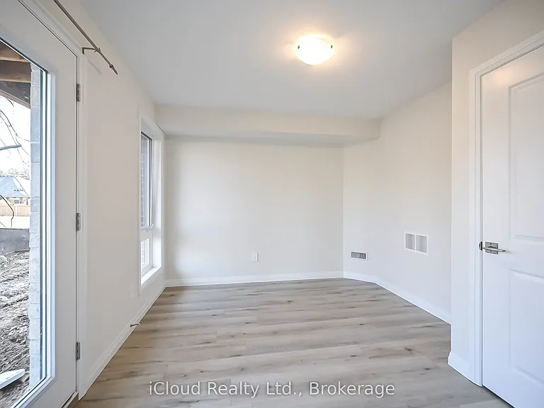 720 Grey St #58 — Photo 31