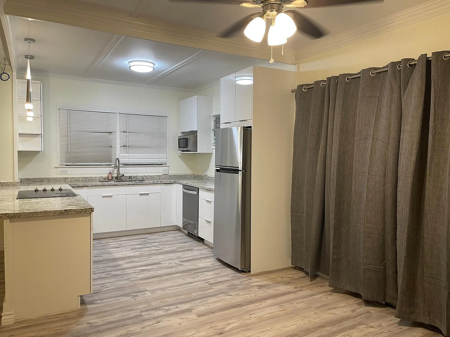 2 bed, $3,250 — Photo 2