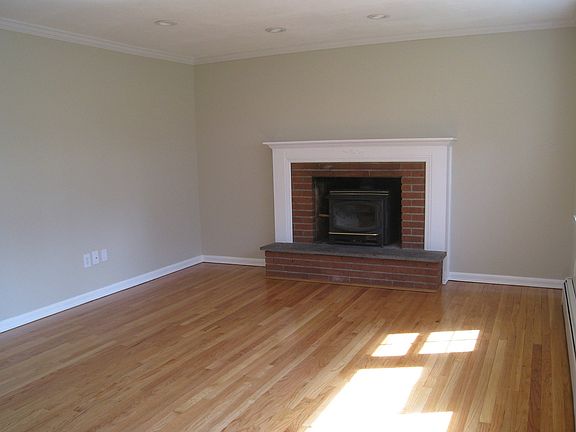 Living Room w/fireplace