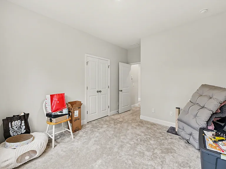 341 Chapman Cir — Photo 18