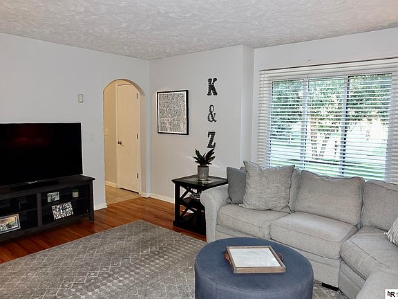 5th image of 876 S 156th Ave