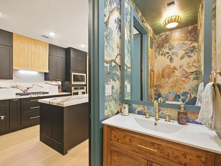 719 E Locust St #4107 — Photo 53