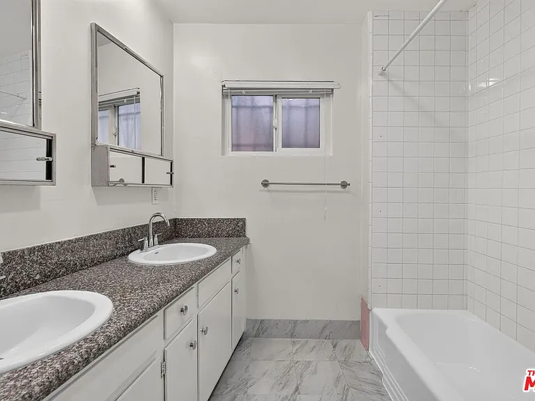 15540 Moorpark St #7 — Photo 10