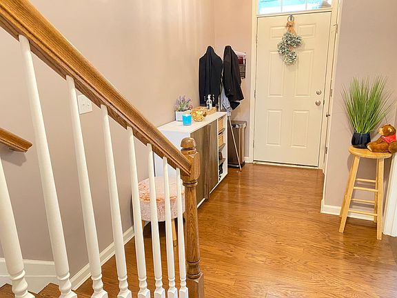 4th image of 1221 Parish Ave