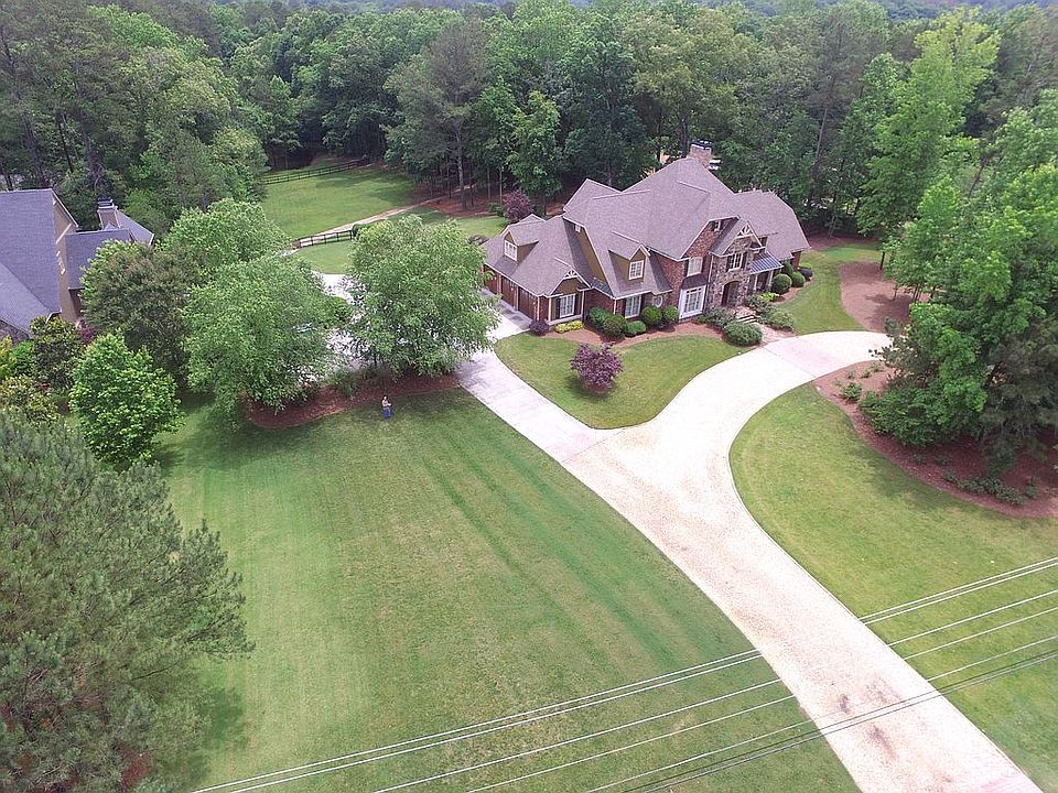 2nd image of 802 Old Mountain Rd NW