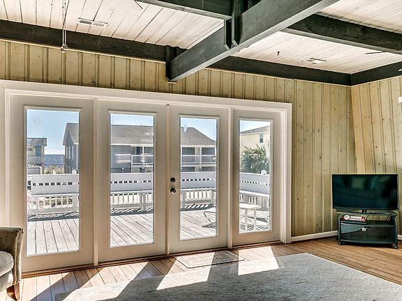 Tongue & Groove Wood Walls