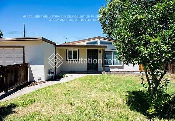 2nd image of 3837 Santa Fe Way