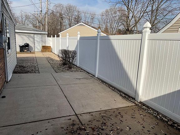 3rd image of 7844 W 41st Pl