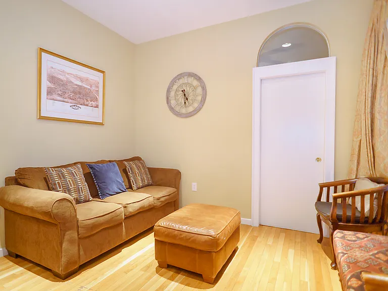 48 Hereford St #A — Photo 3
