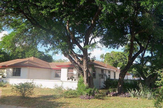 1st image of 4 Ebony Ave