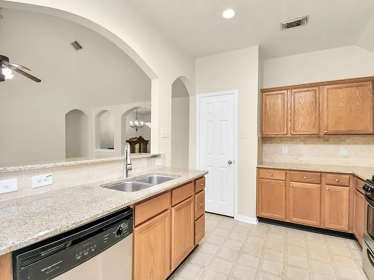 19139 Mission Manor Ln — Photo 8