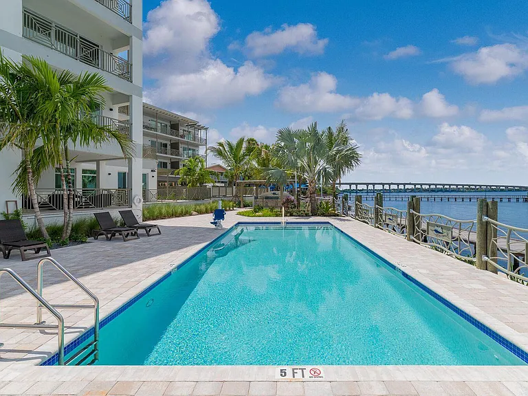 41 SW Seminole St #410 — Photo 48