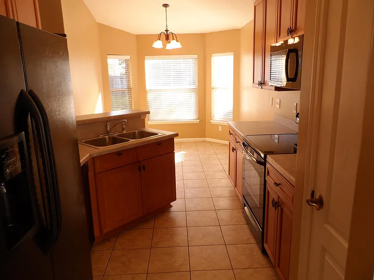 979 Steeplechase Ln — Photo 7