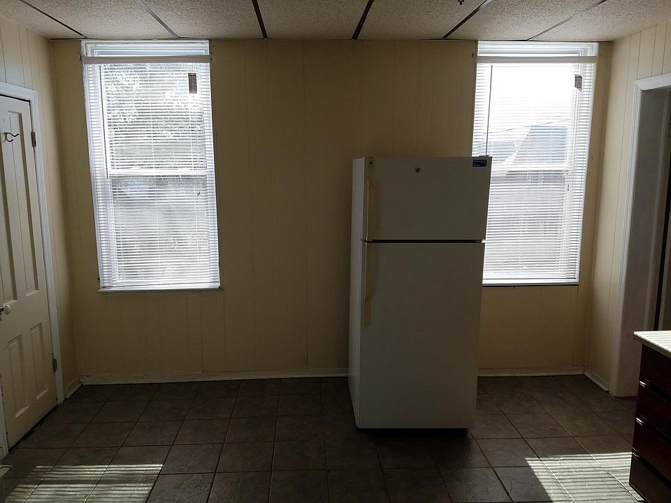 2nd image of 2717 N Pierce St APT 2