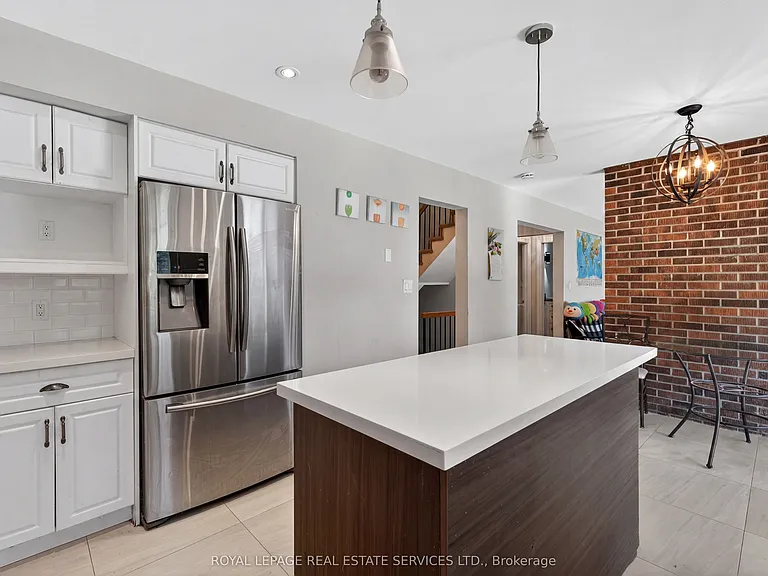 28 Wootten Way N — Photo 16