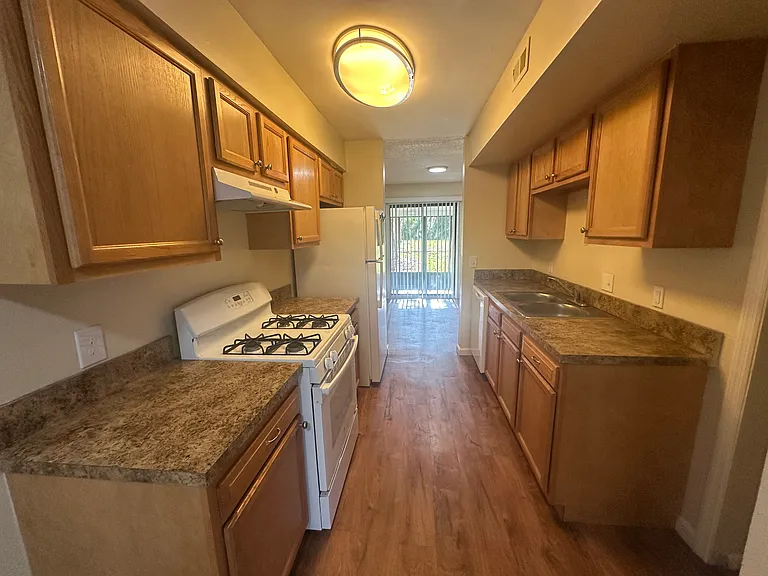 Saddle Brook Landings — Photo 72