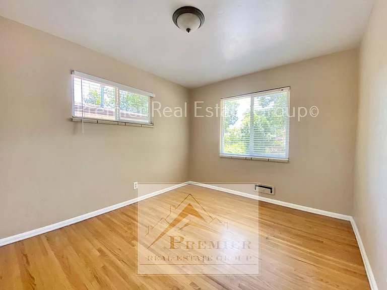 325 W Ramona Ave — Photo 10