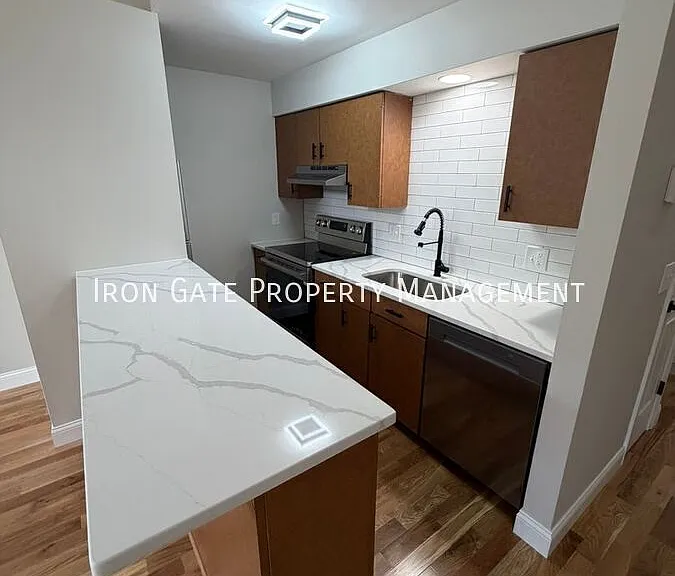 1022 Russell Blvd #A — Photo 3