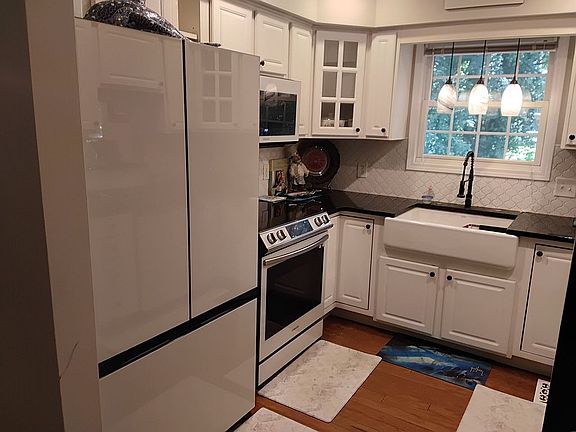 Kitchen/Newer appliances. 