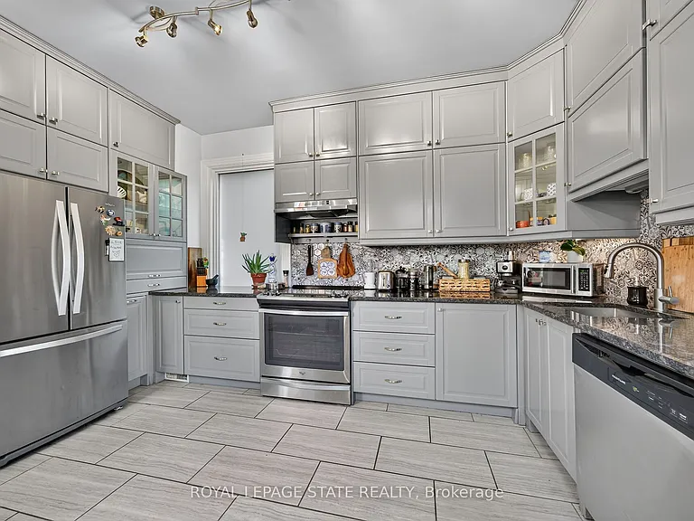 171 Emerald St S — Photo 17