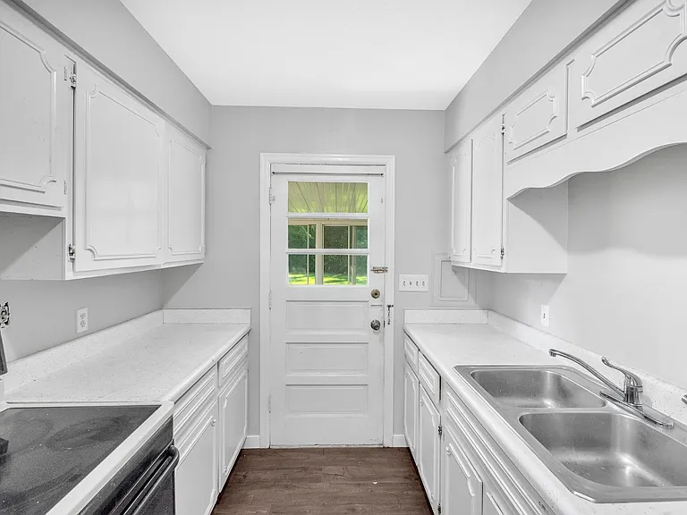 29102 Hufford Rd #B — Photo 32