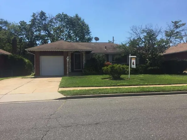 788 Dean Dr, Baldwin, NY 11510