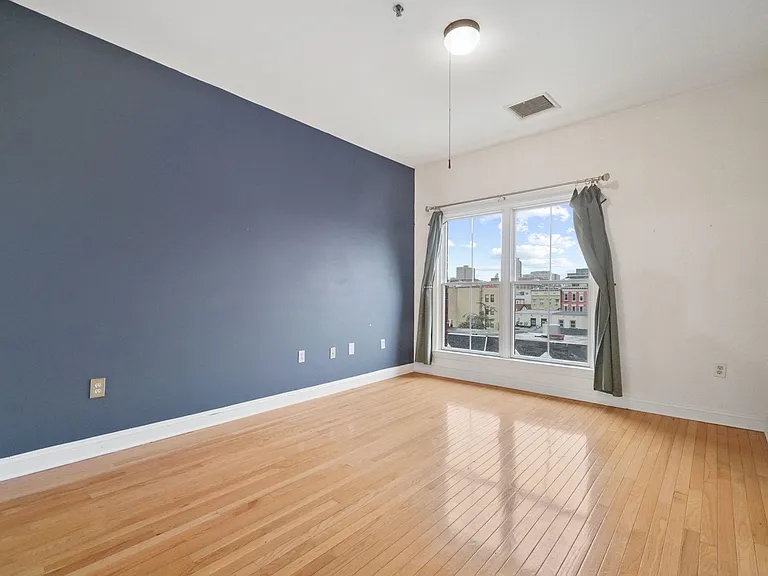 84 Adams St #5C — Photo 14