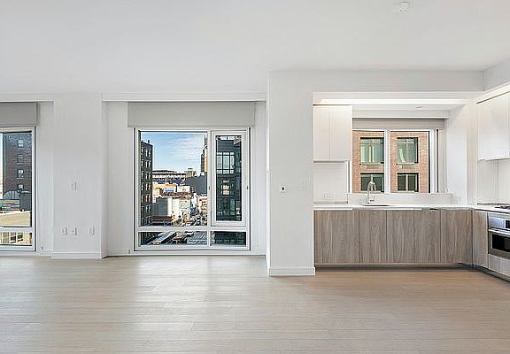 4th image of 572 11th Ave APT 5P