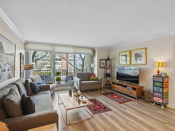 2nd image of 1625 Sheridan Rd Unit 204