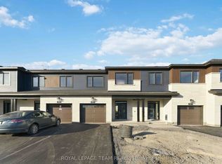 955 Locomotion Ln, Ottawa, ON K2V0V4