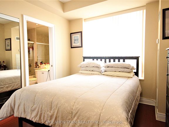 5th image of 1 Clairtrell Rd #1007