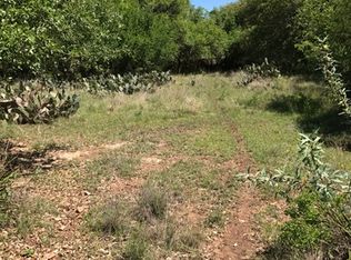 207 Hummingbird Dr, Bandera, TX 78003