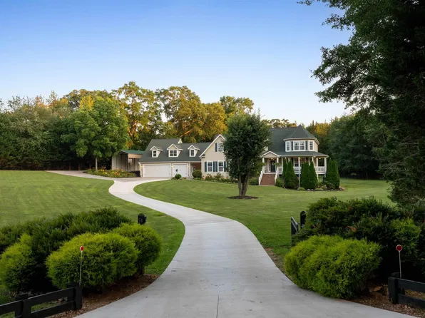 54 Laurenville Ln, Simpsonville, SC 29680