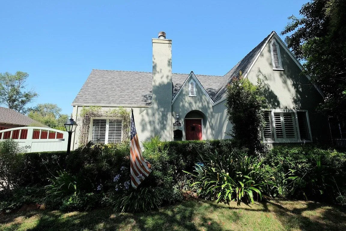 3 bed, 1836 sqft, $4,350 — Photo 1