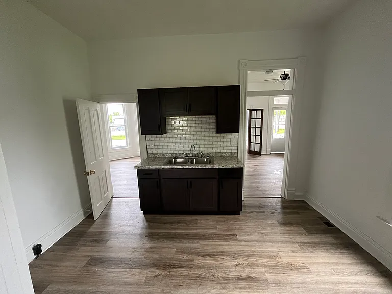 171 Vine St — Photo 1