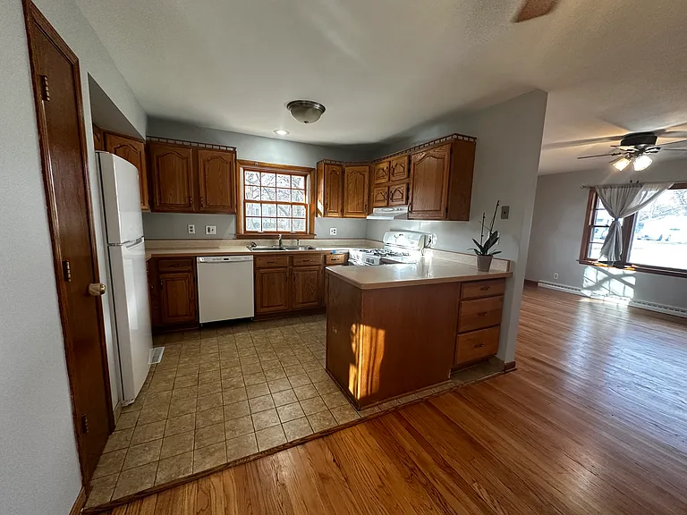 4803 Cleveland Ave — Photo 5
