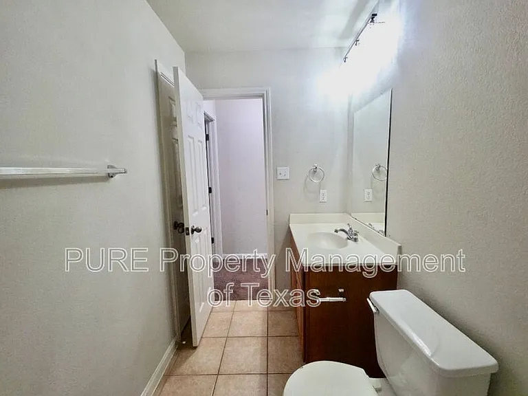 1104 Kensington Castle Trl — Photo 20