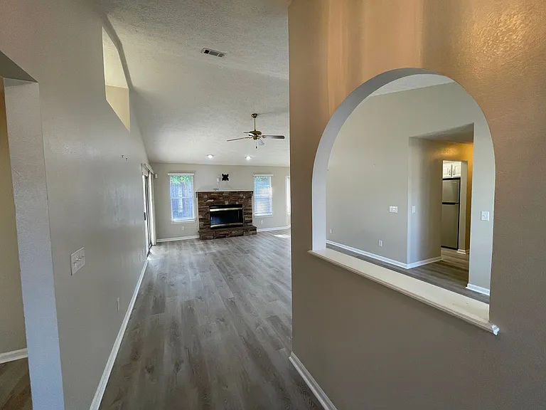 140 Treasure Palm Dr — Photo 6