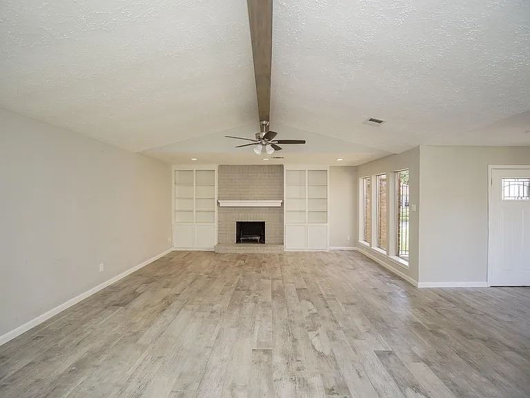 22418 Goldstone Dr — Photo 5