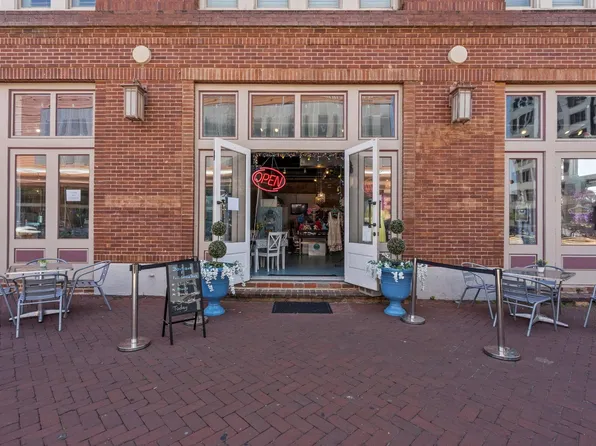 202 25th St #100, Galveston, TX 77550