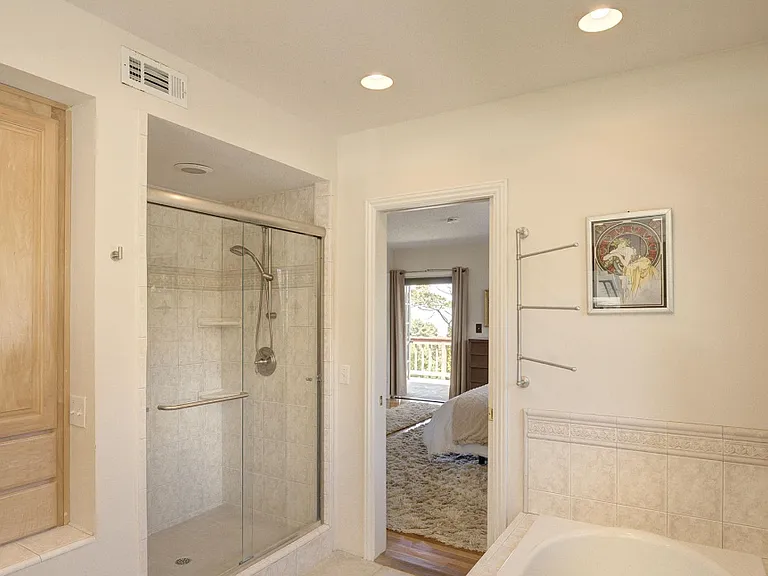 En Suite Bathroom with Shower