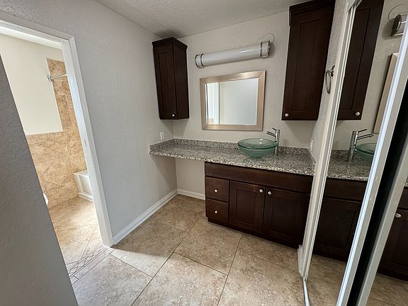 5th image of 3293 N Mountain Shadow Dr