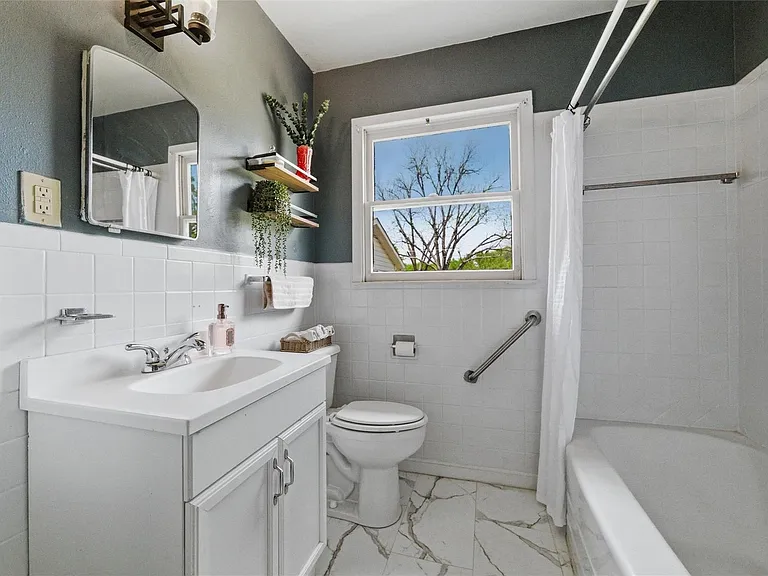 1308 Rose Ave — Photo 9