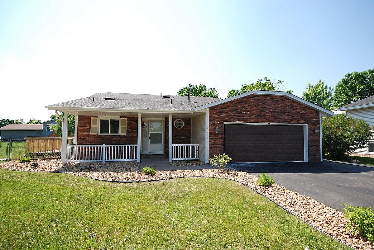 7533 Dupont Ave N, Brooklyn Park, MN 55444 | Zillow
