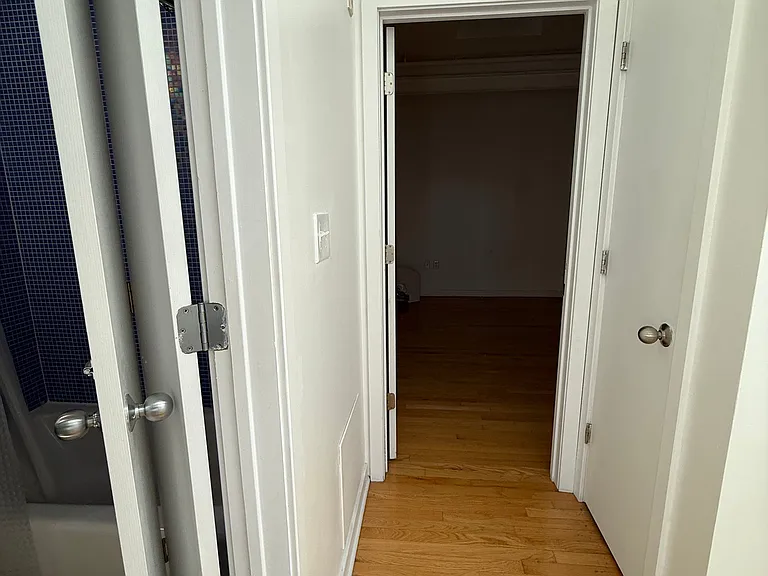 242 Centre St #6 — Photo 10