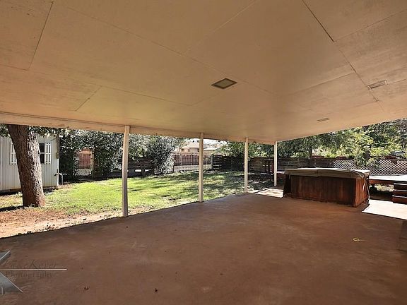 5th image of 2217 Barrow St